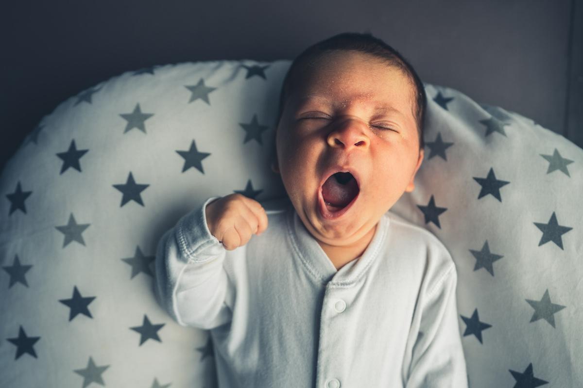 L'importance de la sieste pour les bébés et comment établir une routine de sieste