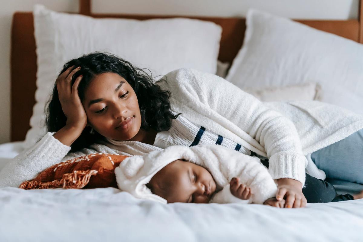 Les signes de surstimulation chez les nourrissons et son impact sur le sommeil