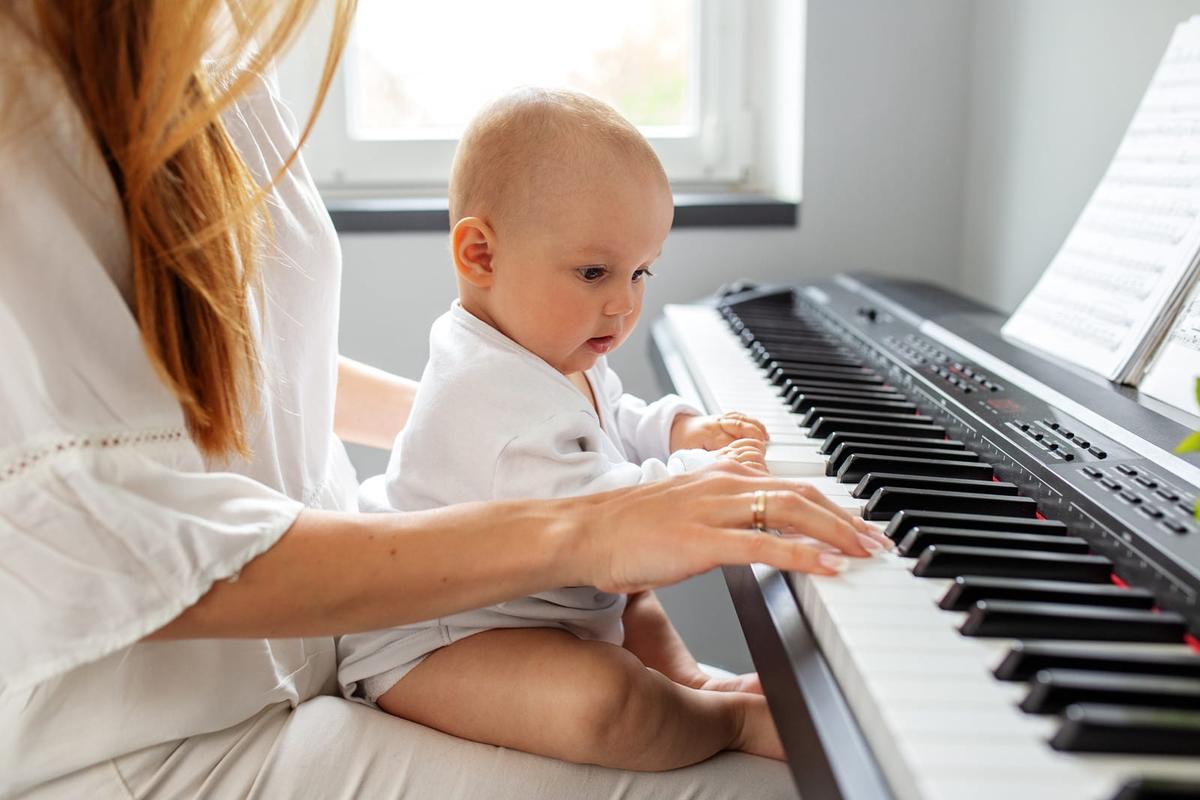 Les activités musicales pour l'éveil auditif et le développement du langage